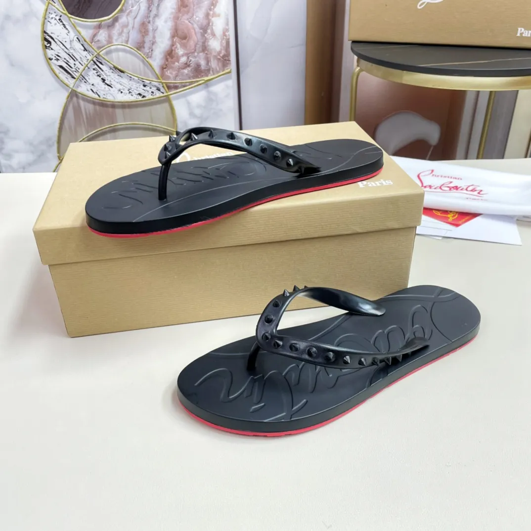 [CL red sole shoes] P: 260💰 size 38-45. Men's classic slippers, made on the official website 1:1, the original factory specializes in original materials ➖ OEM production ➖ Original ultra-light anti-slip outsole. Super fashionable and super comfortable, handsome on the feet, a must-have for men in summer! .